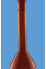 Bình định mức màu nâu nút nhựa 250ml Borosil