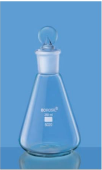 binh-tam-giac-co-mai-3