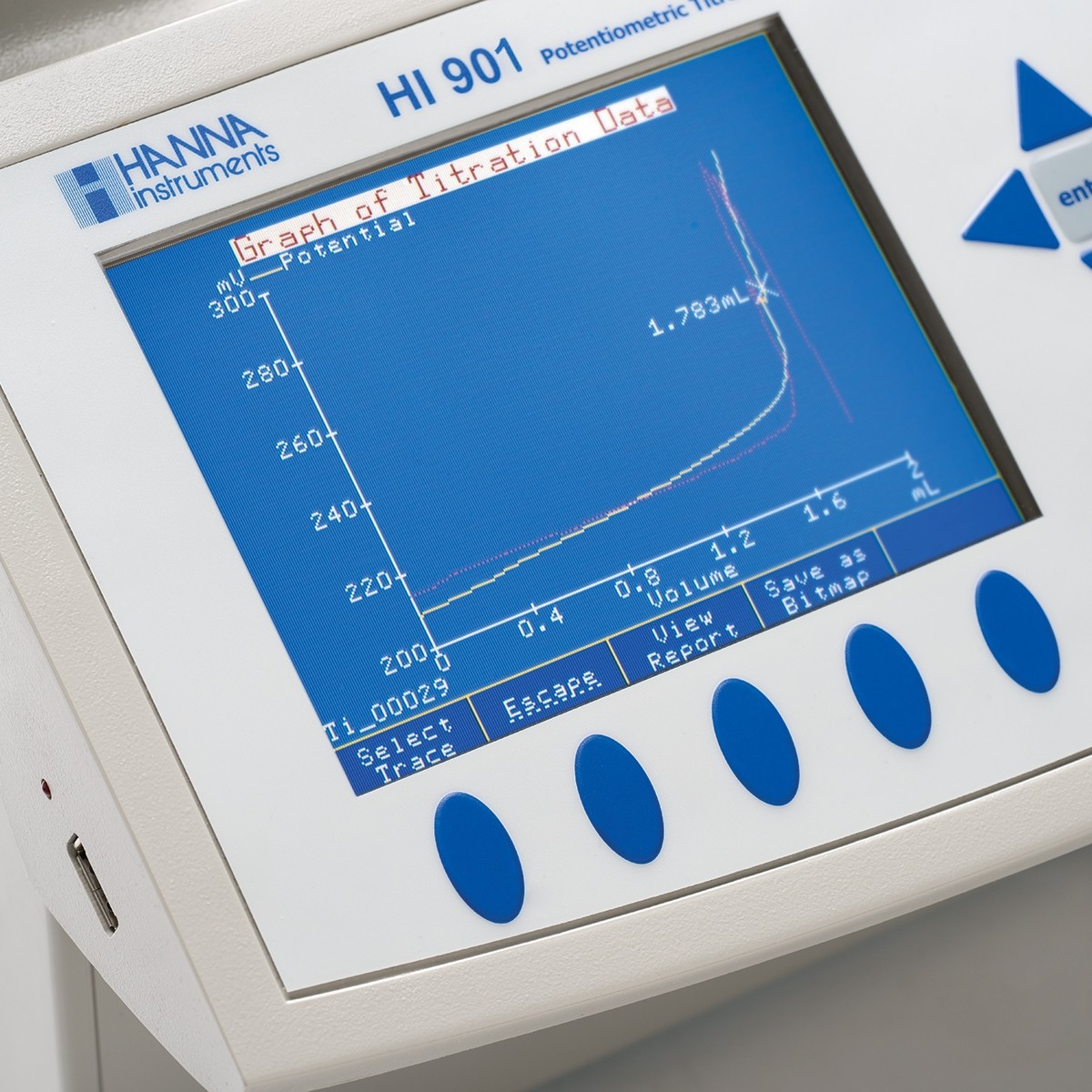 thiet-bi-chuan-do-tu-dong-hi901c1-hanna-close-up